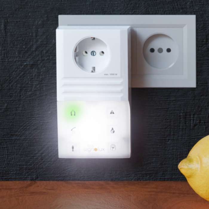 Lisa Signolux : Lampe flash avec prise de courant en boucle